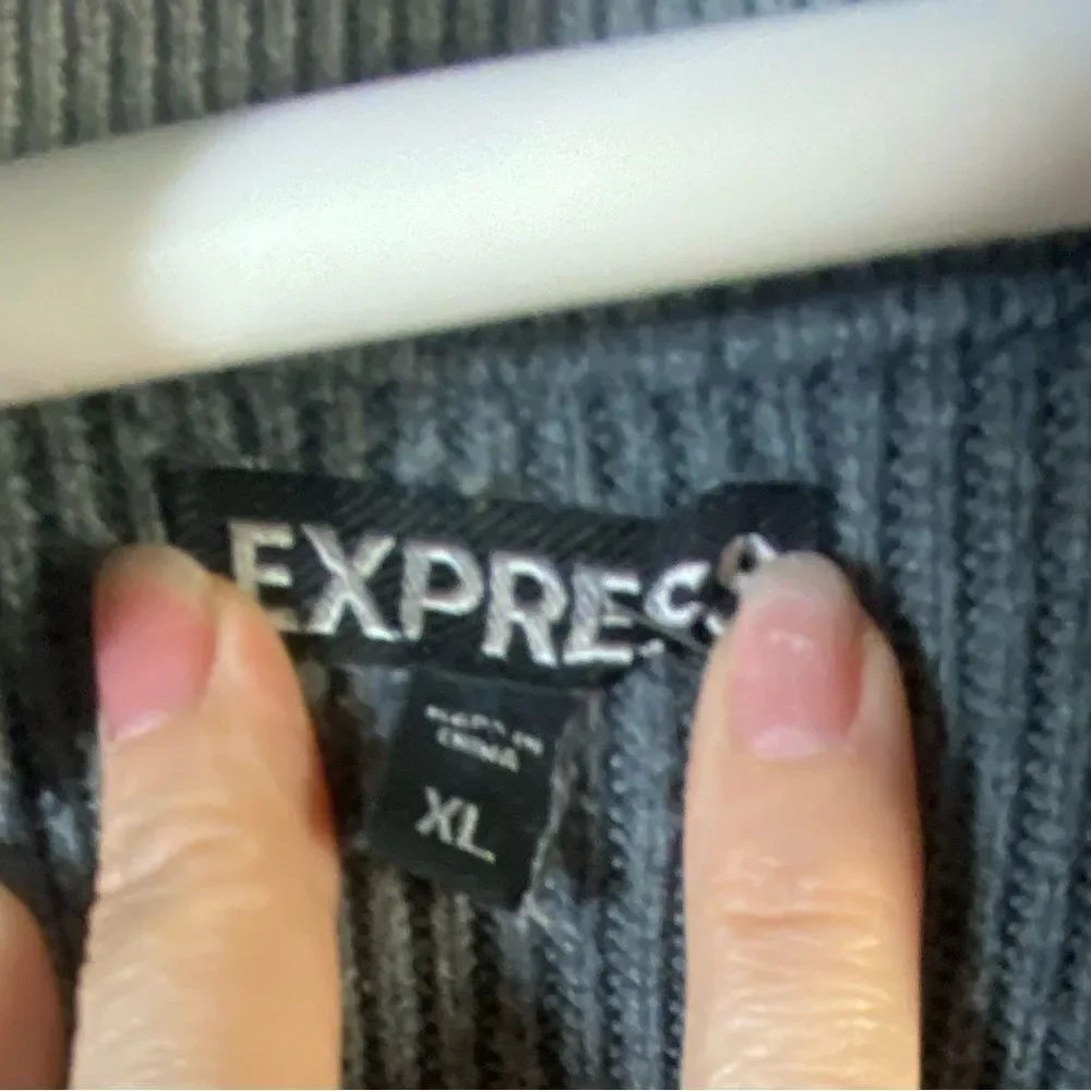 Express Men's V-Neck Sweater in Charcoal